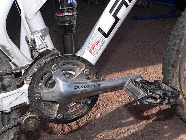 Vouilloz runs a Dura-Ace triple crankset with 30/42T rings and a custom-made carbon fiber outer chainguide.