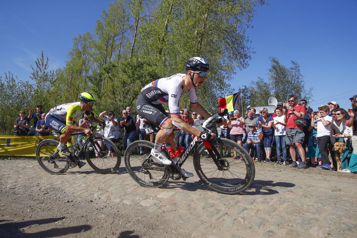 Paris Roubaix 2022 - 119th Edition - Compiegne - Roubaix 257.2 km - 17/04/2022 - Matej Mohoric (SLO - Bahrain Victorious) - photo Luca Bettini/SprintCyclingAgency&Acirc;&copy;2022