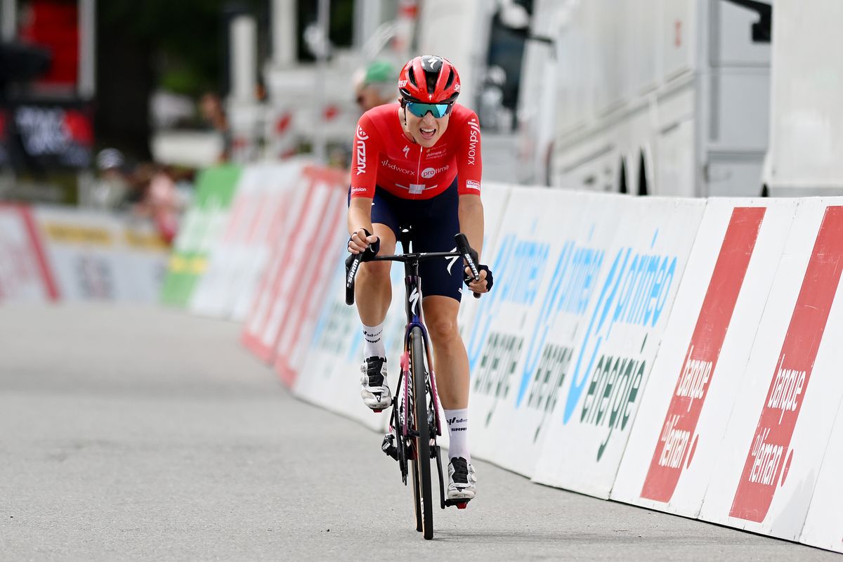 Marlen Reusser confirmed SD Worx 1-3 on the stage, moves into third on GC