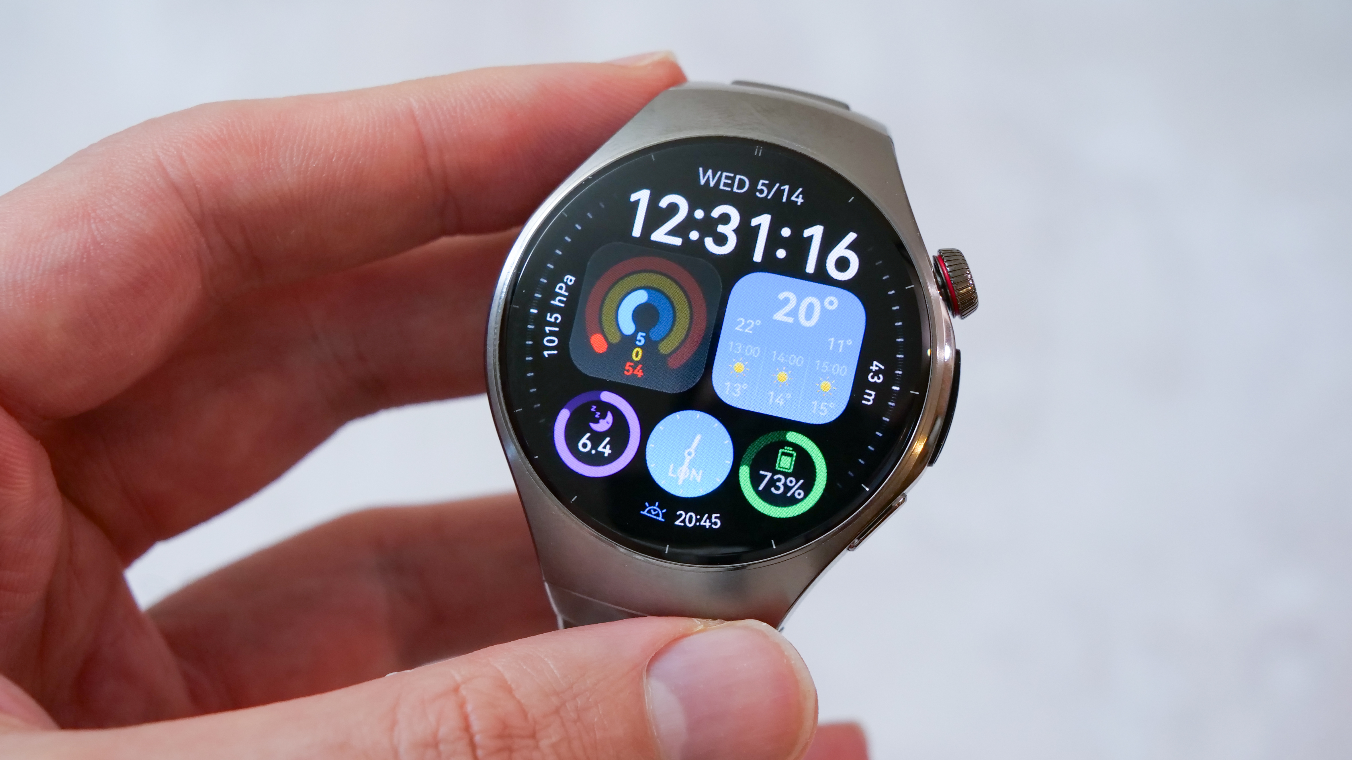 A photo of the Huawei Watch 5 in Titanium Silver