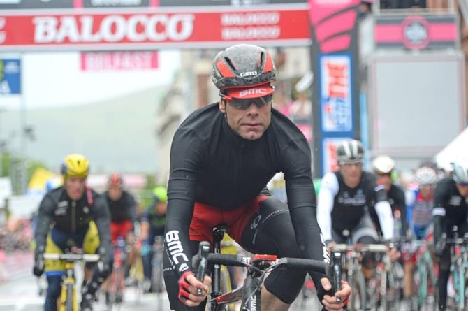 Cadel Evans (BMC) rolls in