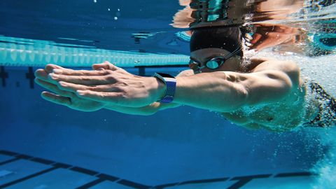 is the fitbit versa waterproof for swimming