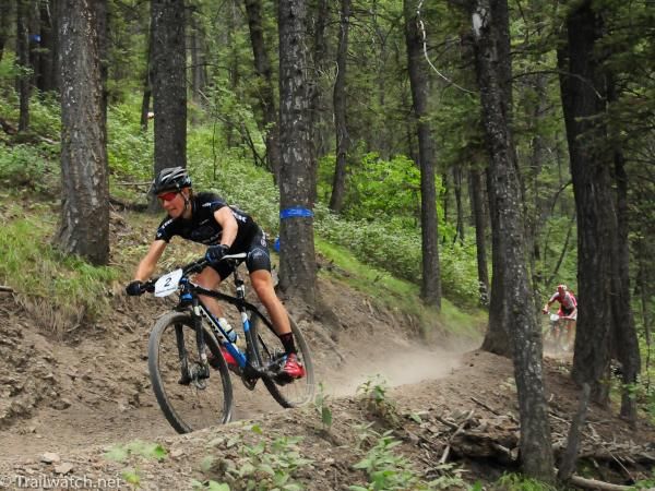 Sam Schultz (Subaru Trek) leading Todd Wells (Specialized) down the switchbacks