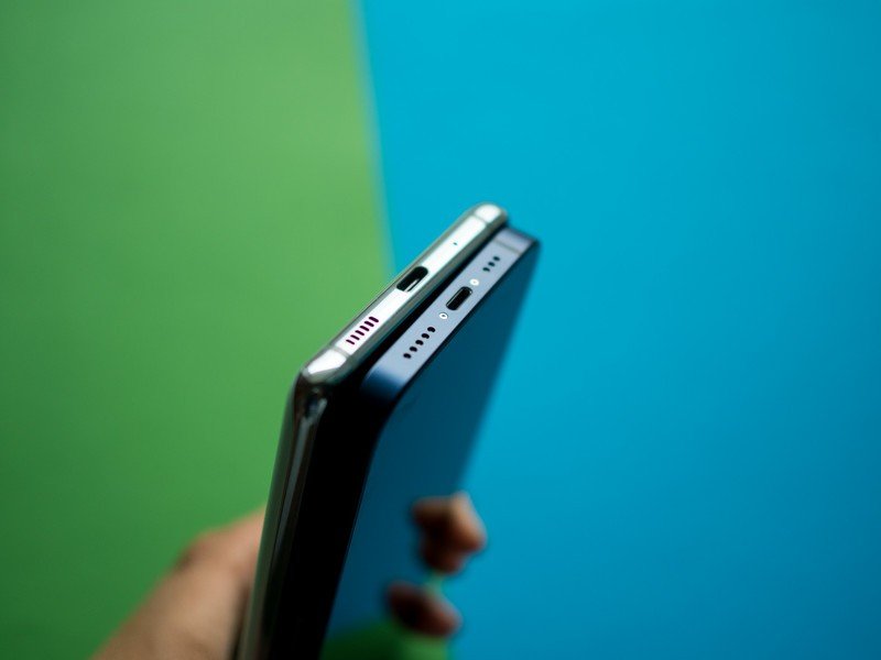 Galaxy S20 FE vs. iPhone 12