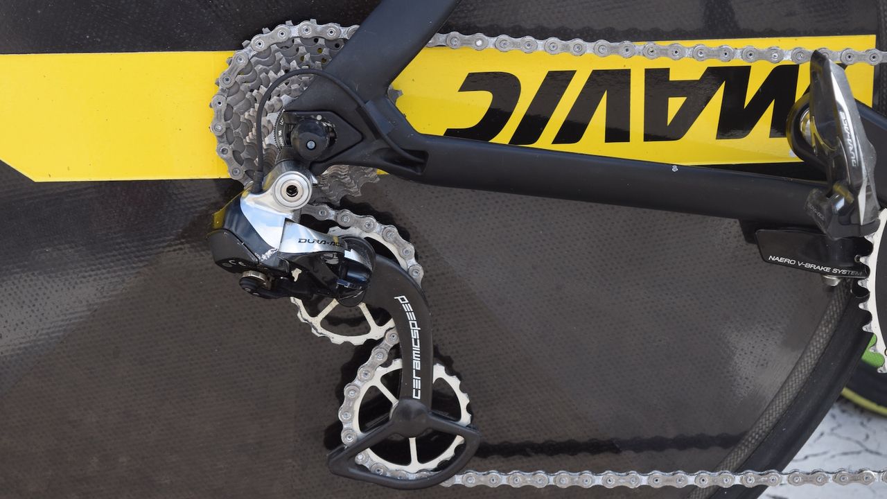 A few of the Cannondale-Drapac riders were equipped with CeramicSpeed rear derailleurs and chains coated with performance lubricant