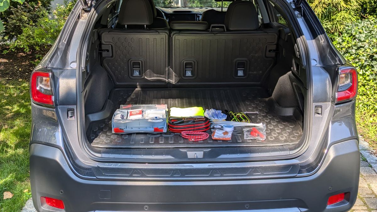 swiss safe 2-in-1 roadside emergency kit review