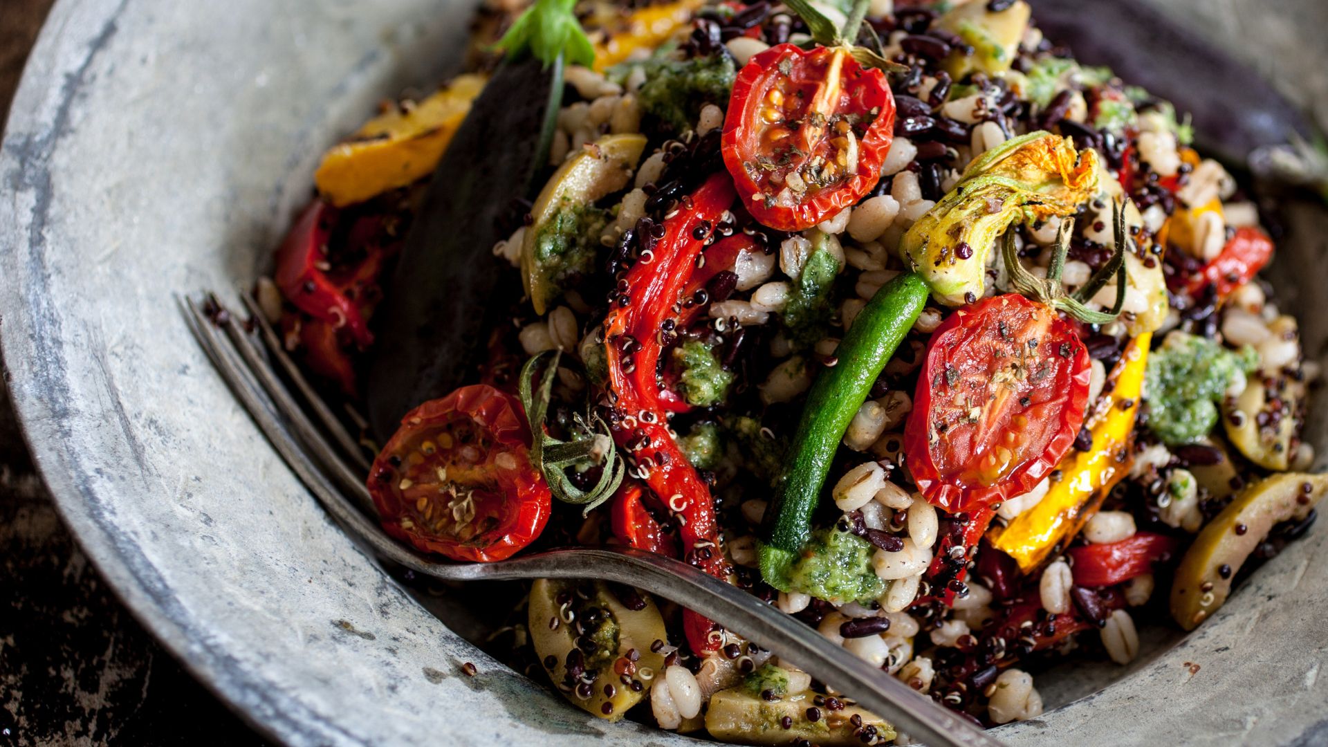 Salad with grains