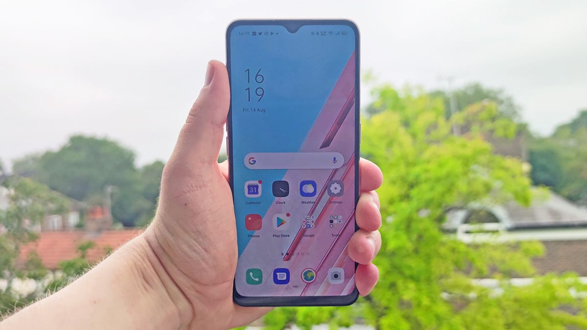 Oppo Find X2 Lite, one of the cheapest 5G phones right now