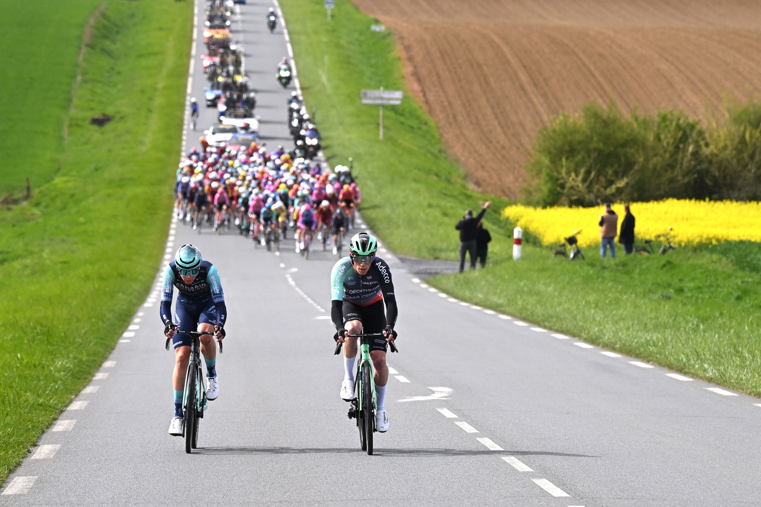 Paris-Roubaix Men LIVE: The teams of the race favourites take control before heading onto the first cobbled sector
