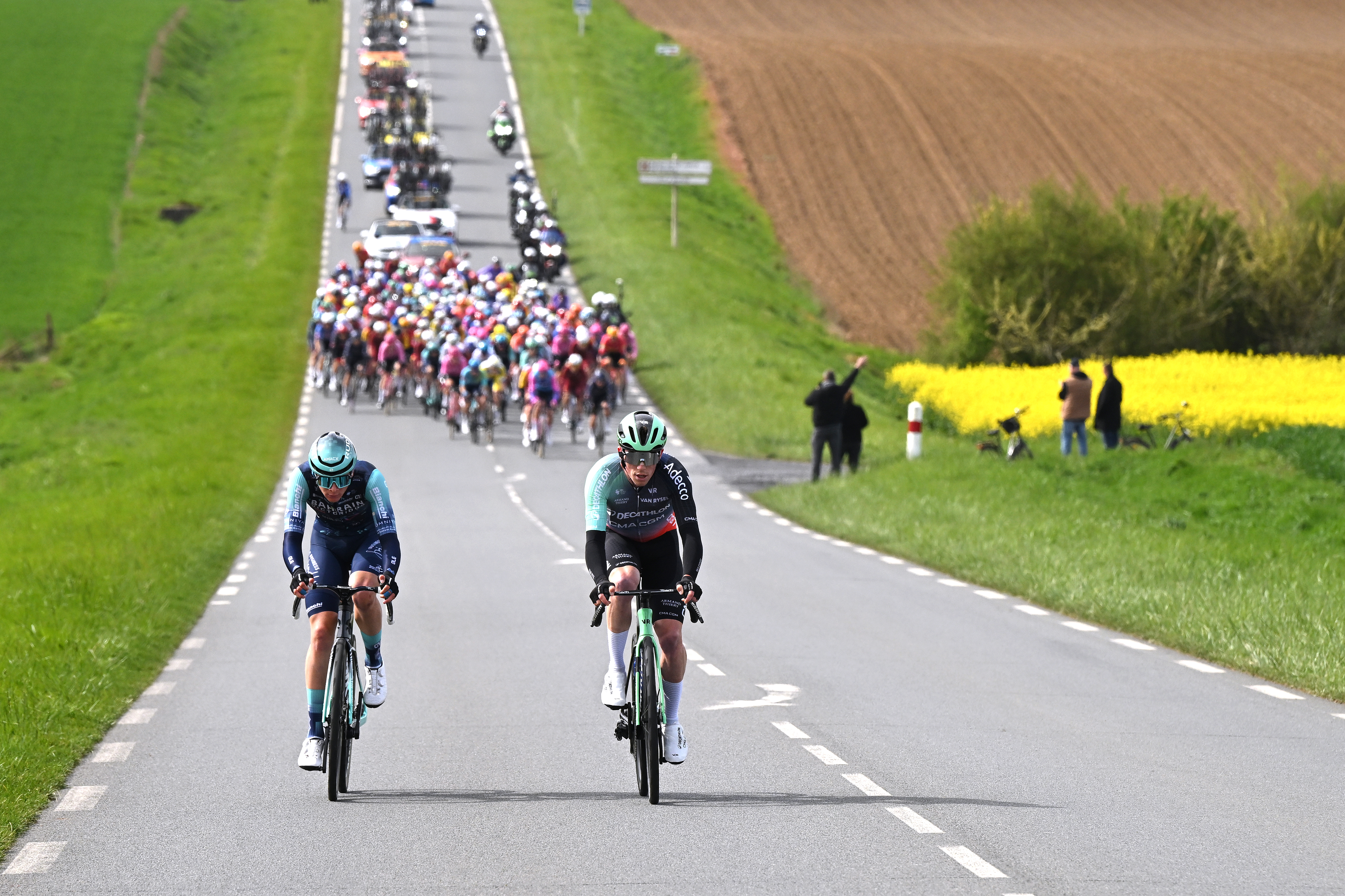 Paris-Roubaix Men LIVE: The teams of the race favourites take control before heading onto the first cobbled sector
