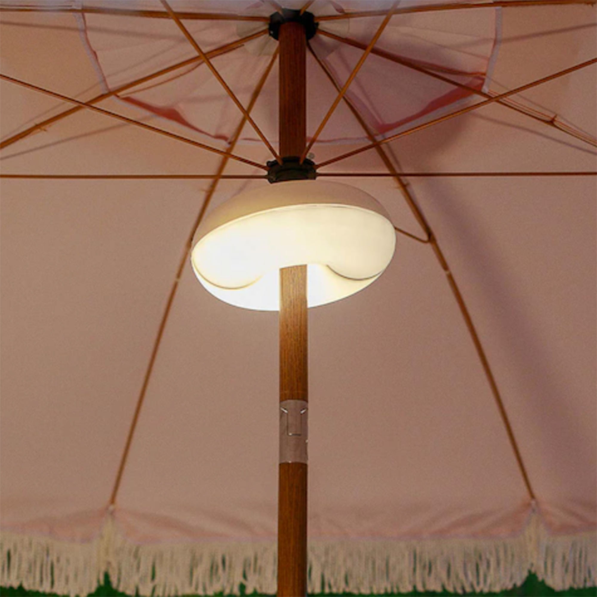 Parasol light on a pink parasol