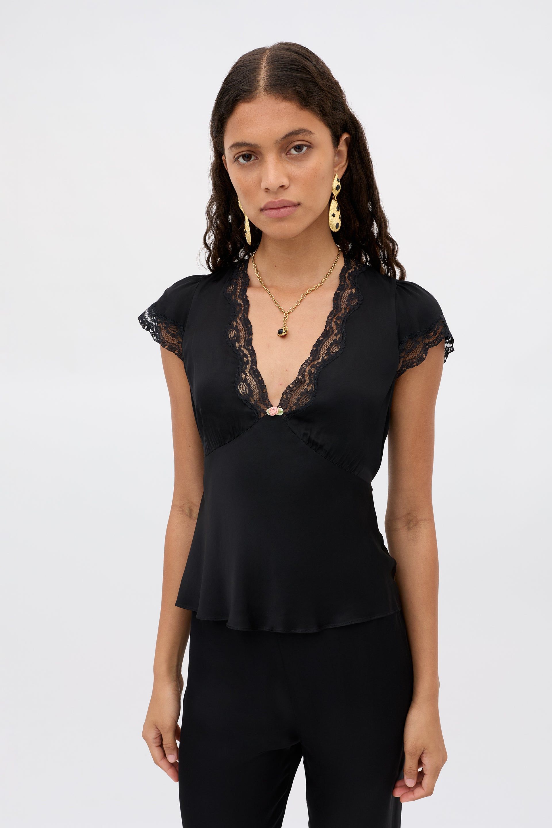 Karia - Black