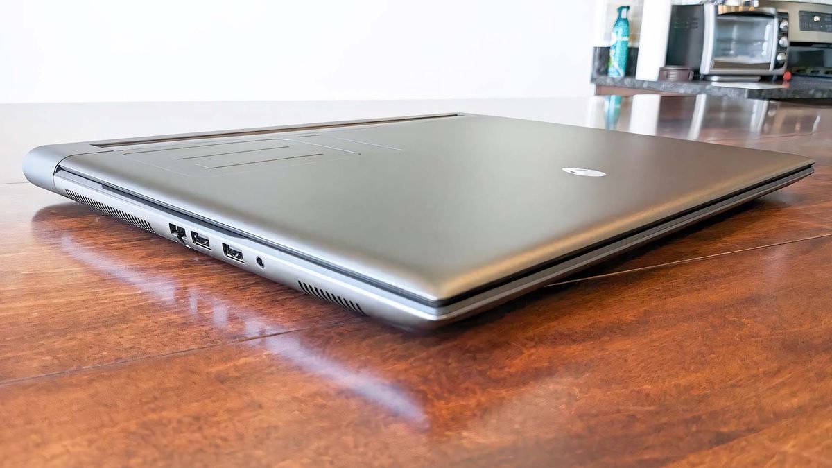 Alienware M18 R2 closed.