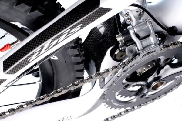 Rear tire clearance is claimed to handle up to 2.55" rubber depending on the make and model.