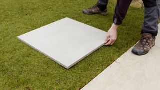 How to lay porcelain tiles outside: stepping stone