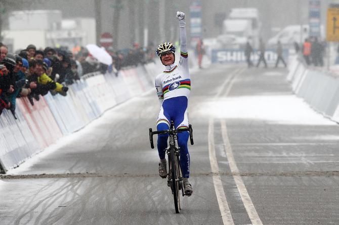 Marianne Vos wins the World Cup finale