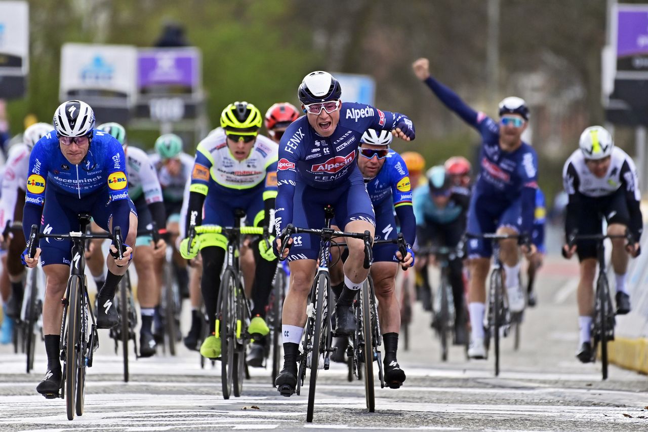 Scheldeprijs 2021 - 109th Edition - Terneuzen - Schoten 193,8 km - 07/04/2021 - Jasper Philipsen (BEL - Alpecin-Fenix) - Sam Bennett (IRL - Deceuninck - Quick-Step) - photo Peter De Voecht/PN/BettiniPhoto&Acirc;&copy;2021