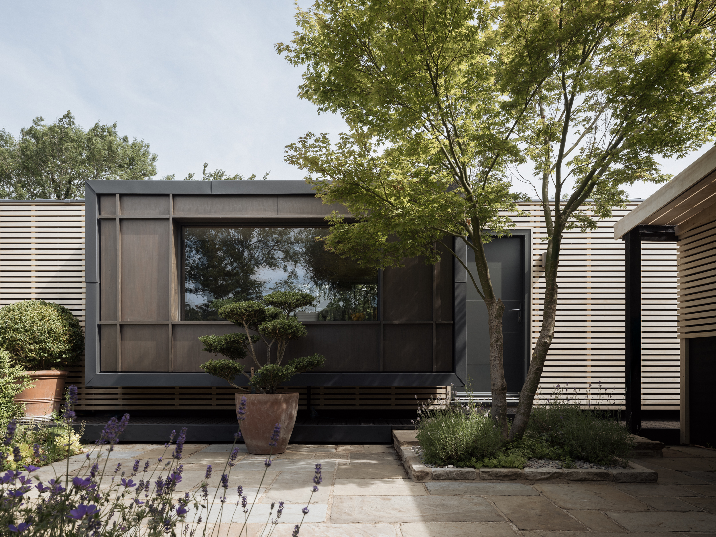 london houseboat designed by tiggcoll architects, 'the floating house'