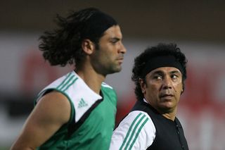 Mexico captain Rafa Marquez and coach Hugo Sanchez during a training session at the Copa America in June 2007.