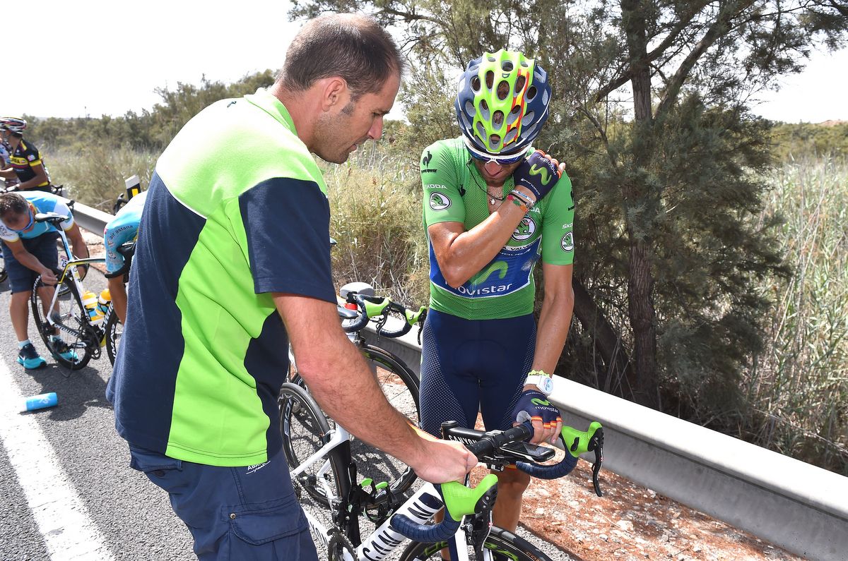 Alejandro Valverde after crashing and injuring his shoulder on stage 9