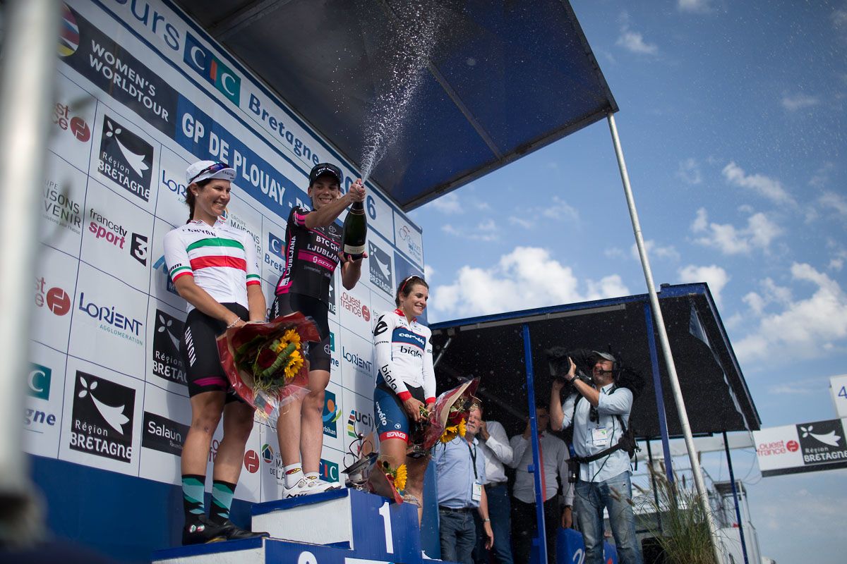 Eugenia Bujak (BTC City Ljubljana) celebrates her victory