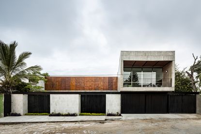 The latest residential offering by Apaloosa Estudio de Arquitectura y Diseño in Mexico.
