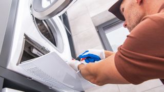 How to clean a washer dryer