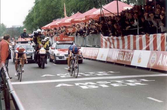 Michael Boogerd pips Lance Armstrong to the 1999 Amstel Gold Race.