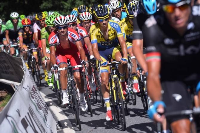 Giampaolo Caruso (Katusha) alongside Jesus Hernandez and the Tinkoff-Saxo train