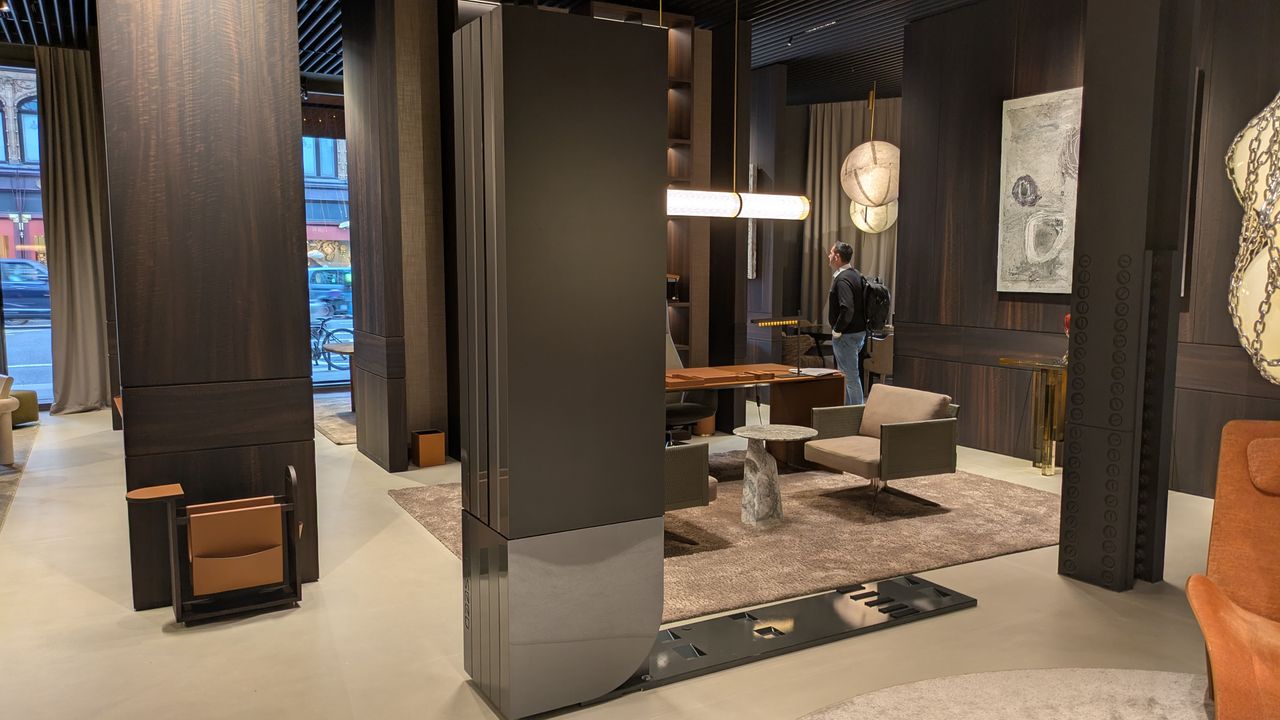 C SEED N1 TV in closed, standing position