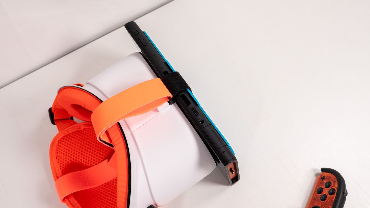 A STARTRC VR headset with a Nintendo Switch 2 inserted