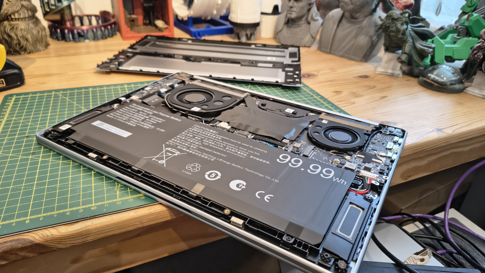 Geekom GeekBook X16 Pro