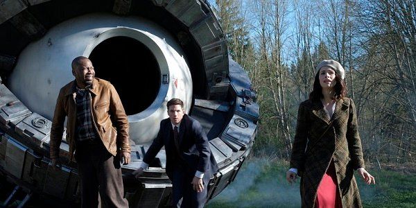 Timeless Review: NBC's New Sci-Fi Adventure Is Big And Crazy, But Takes Itself Too Seriously