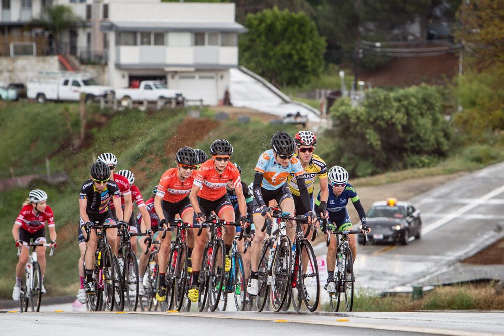 Mara Abbott drives the pace in the bunch