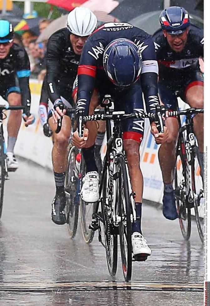 Heinrich Haussler wins the stage 1 sprint
