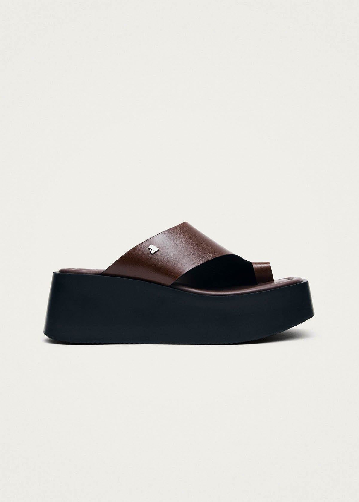 Nova Rift Brown Leather Sandals