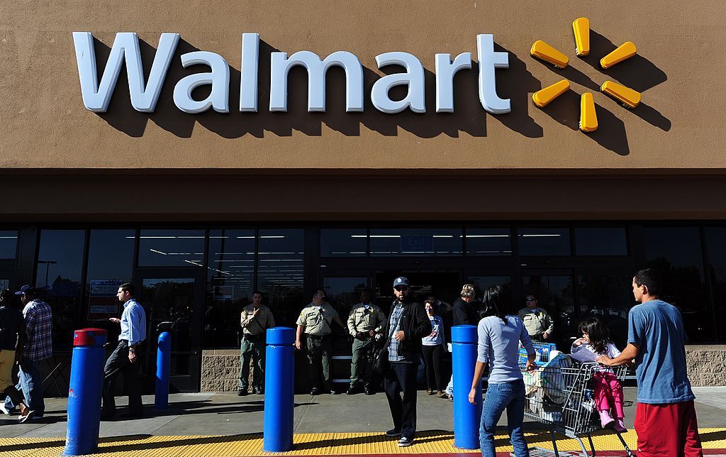 Walmart is rolling out discounts to compete with Amazon.