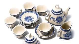 Serveware, Blue, Dishware, Porcelain, Blue and white porcelain, Ceramic, Tableware, earthenware, Drinkware, Pottery,