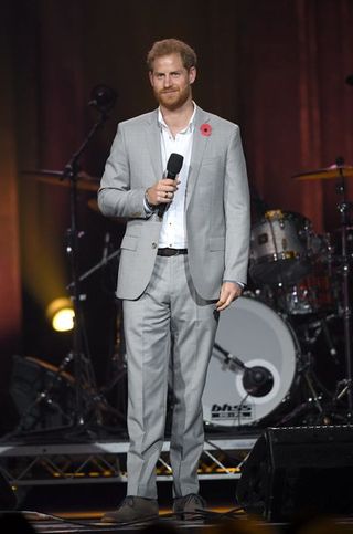 sydney, australia october 27 prince harry, duke of sussex speaks during the invictus games closing ceremony at qudos bank arena on october 27, 2018 in sydney, australia the duke and duchess of sussex are on their official 16 day autumn tour visiting cities in australia, fiji, tonga and new zealand photo by karwai tangwireimage