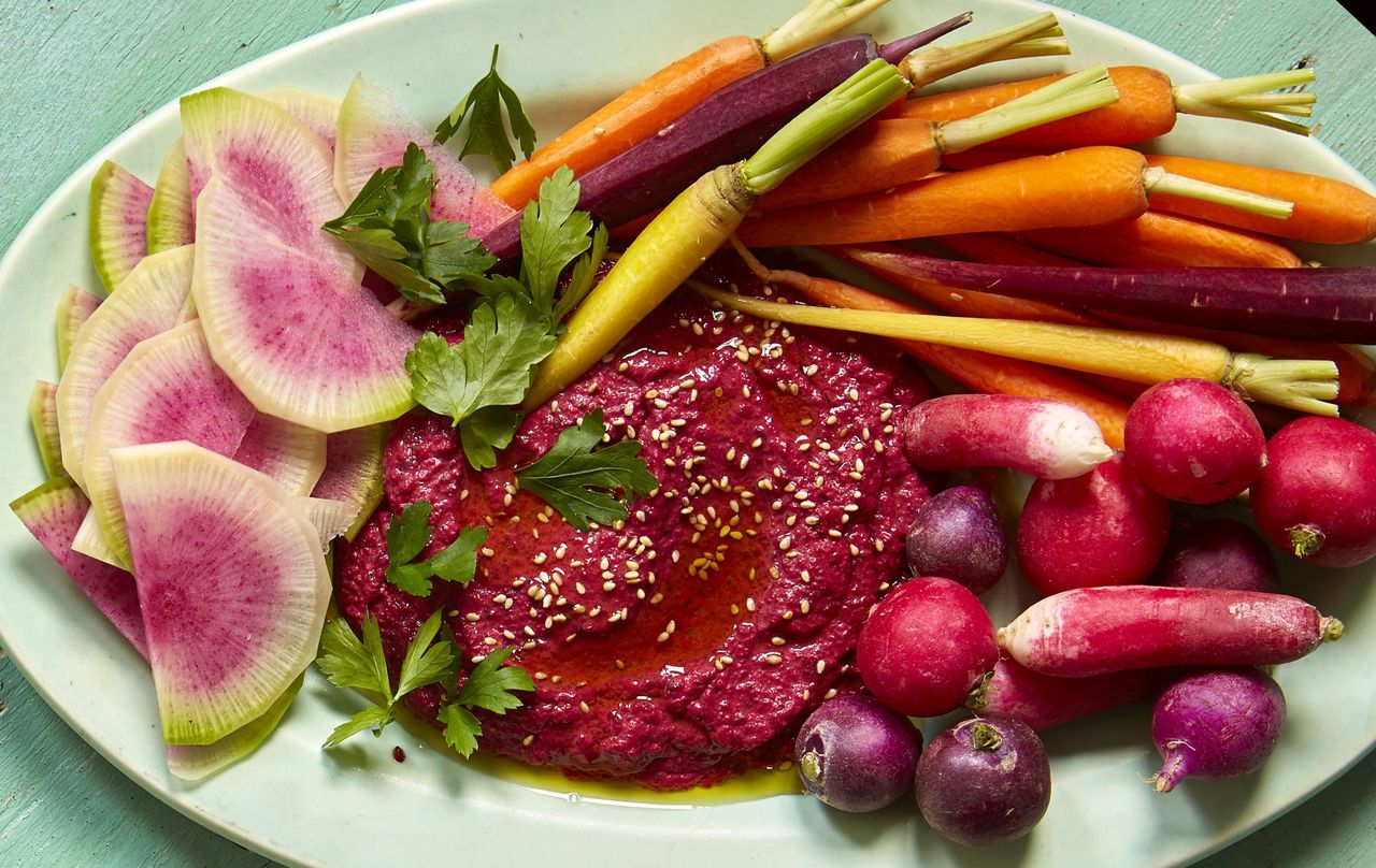 Quick beet hummus