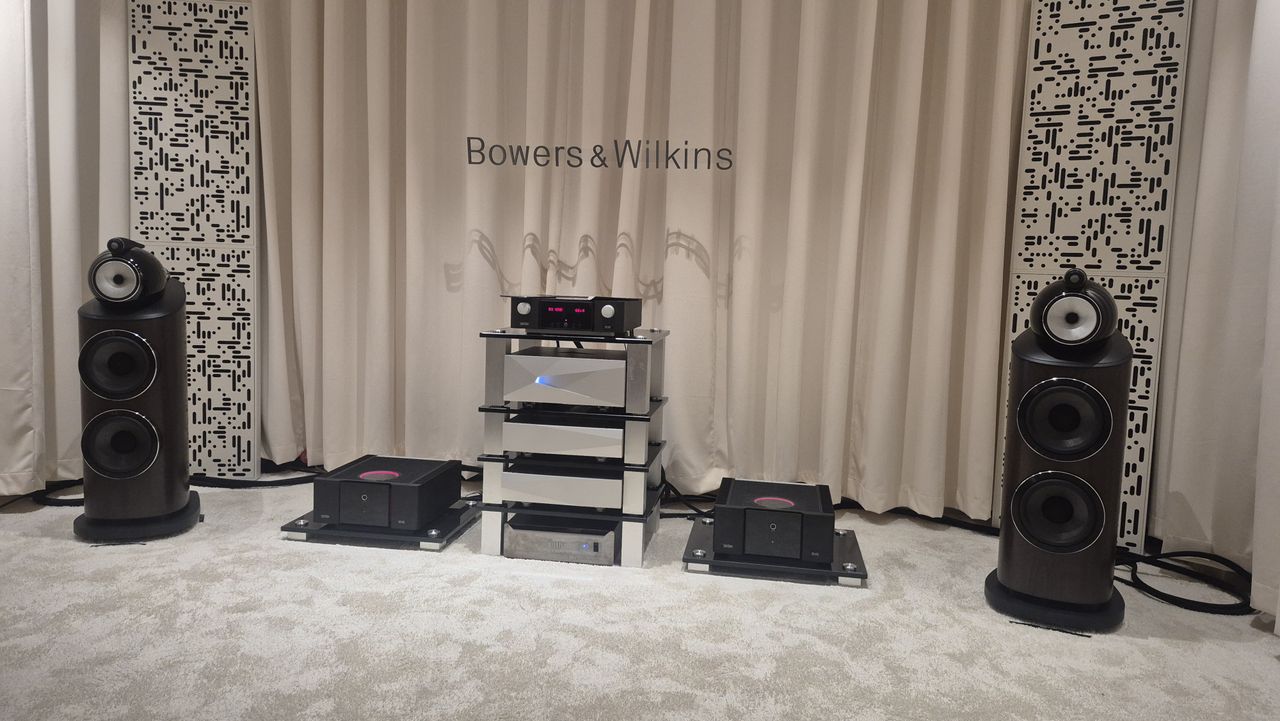 Bowers & Wilkins just blew me away with its new 801 D5 speak