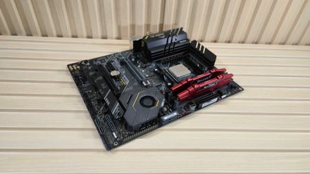 X570 and DDR4 Motherboard