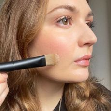 Madeleine Spencer using Lisa Eldridge's best foundation brush