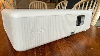 Home cinema projector: Epson CO-FH01