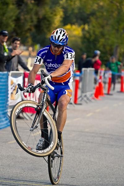 Winner Adam Craig (Rabobank - Giant Off Road Team) crosses the finish line in style.