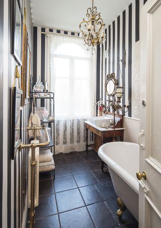 Black and white bathroom