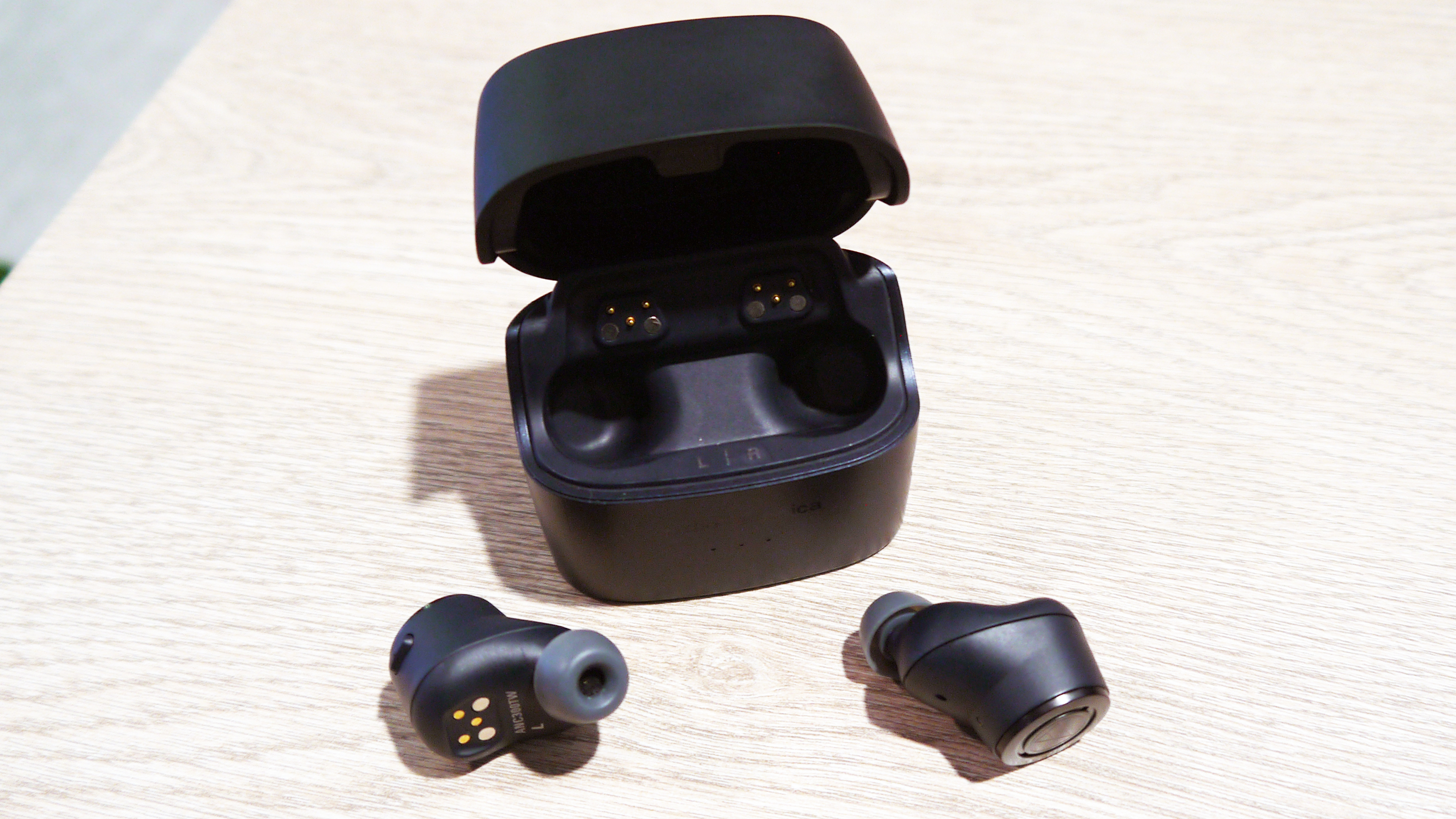 audio-technica ath-anc300tw