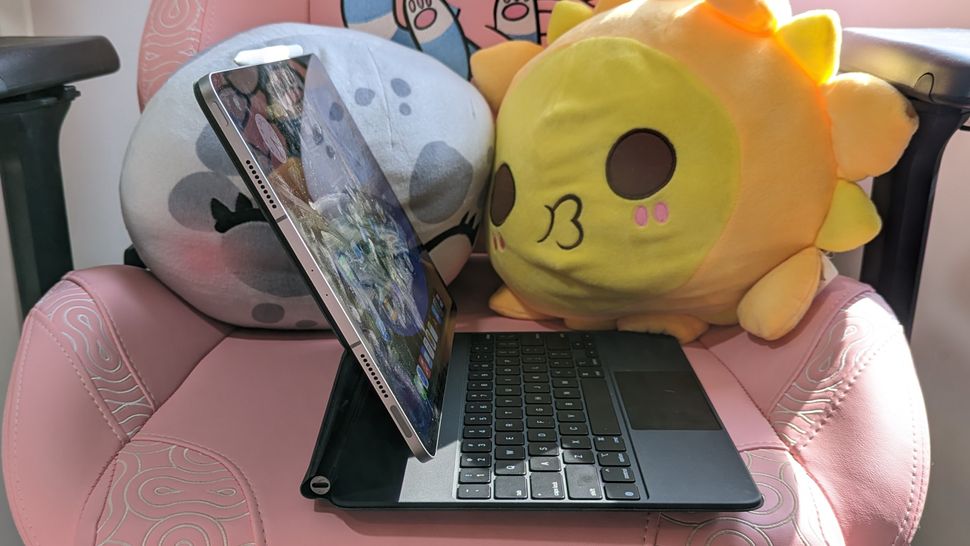 I spent a week using the iPad Pro as a laptop — I ran back to Windows