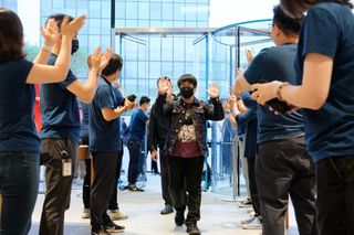 Apple Iphone Ipad Availability Beijing Team Members Applauding
