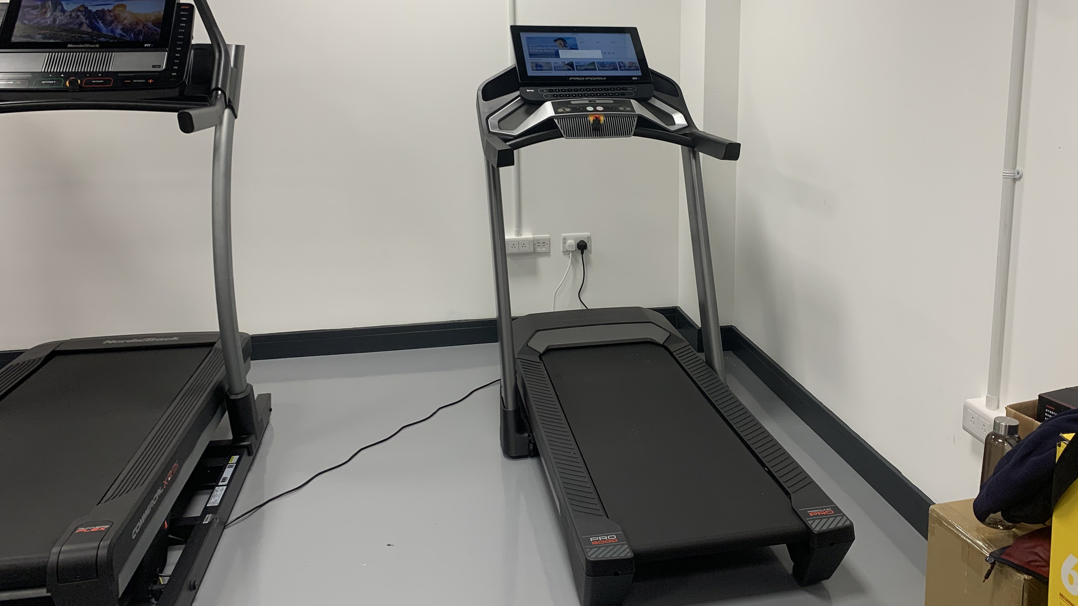 Image of the ProForm 9000 treadmill from the front